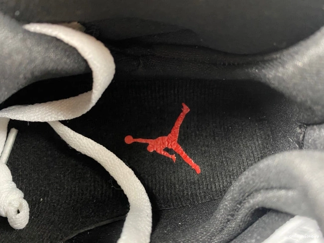 Bunny 8 Retro (2013) Bugs Air Jordan 305381-103 0819